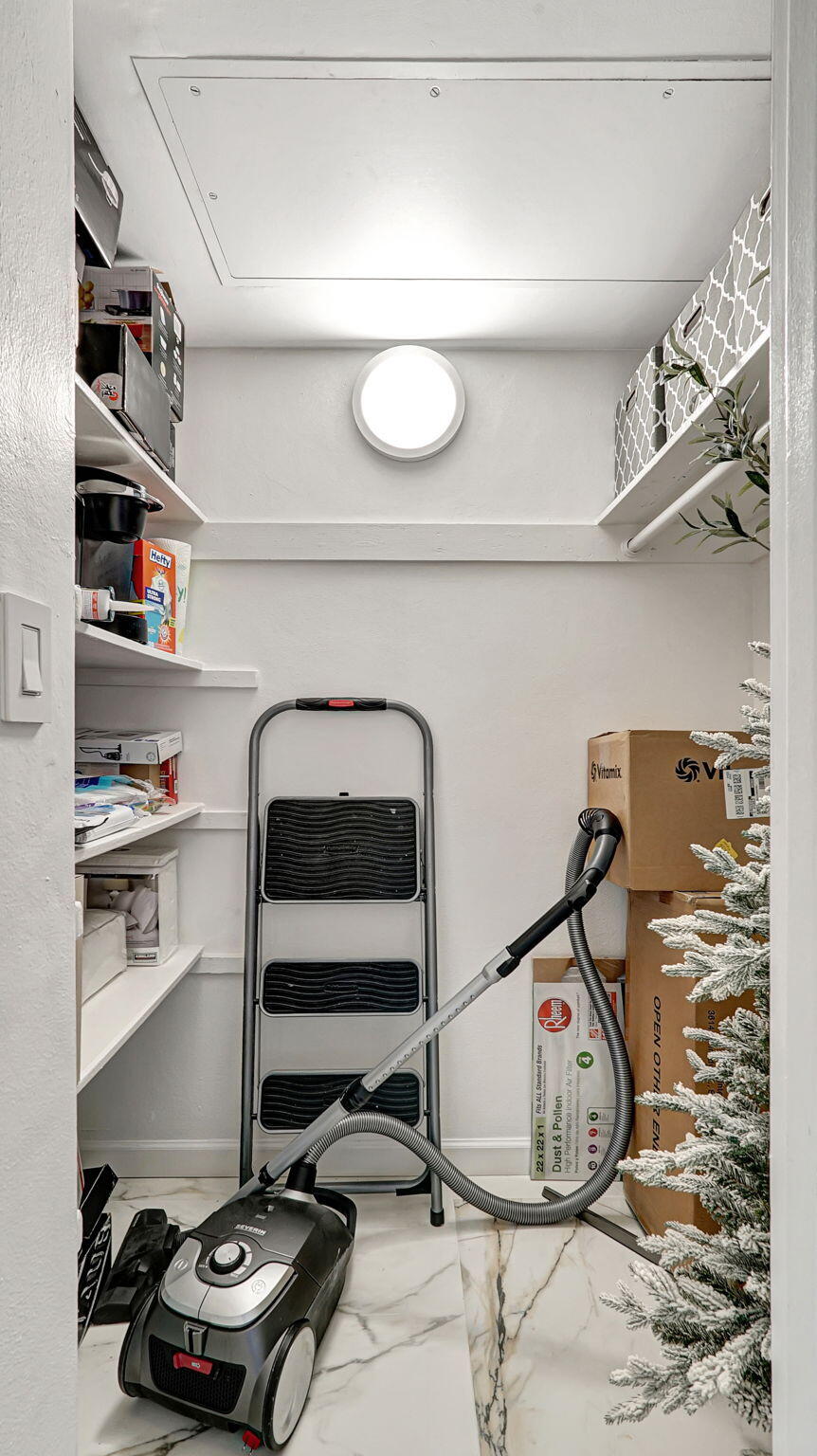 RESIDENCES ON HOLLYWOOD BEACH - Residential Lease