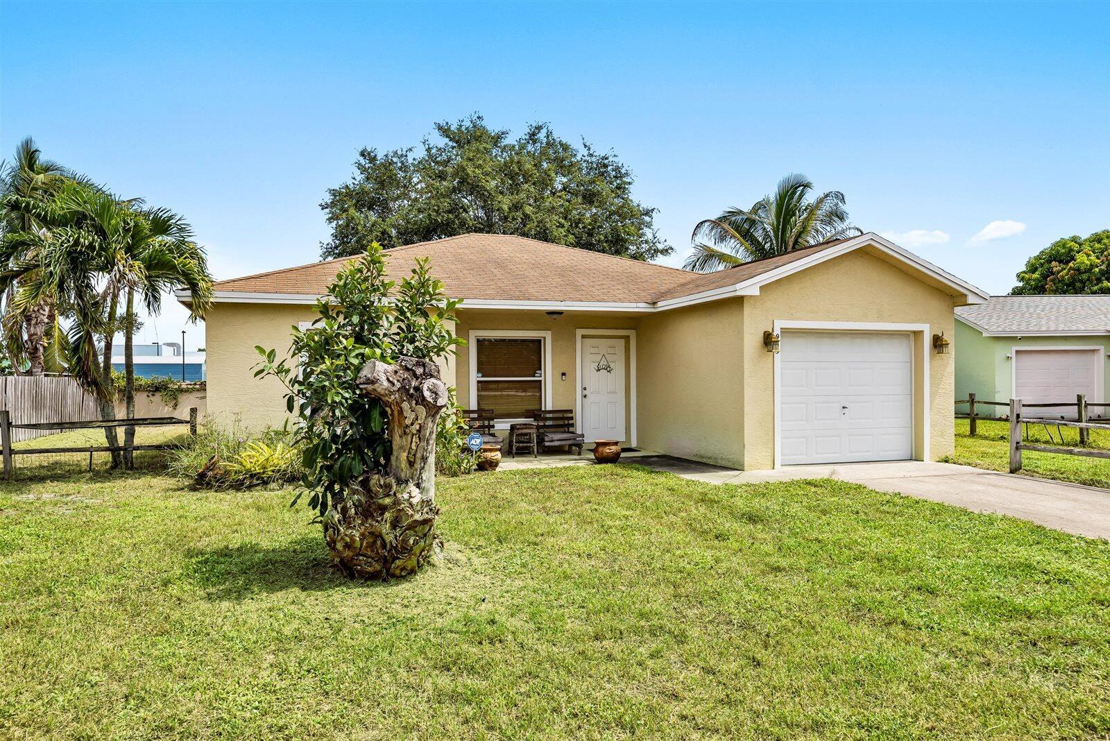 913 SE FORREST PARK Drive