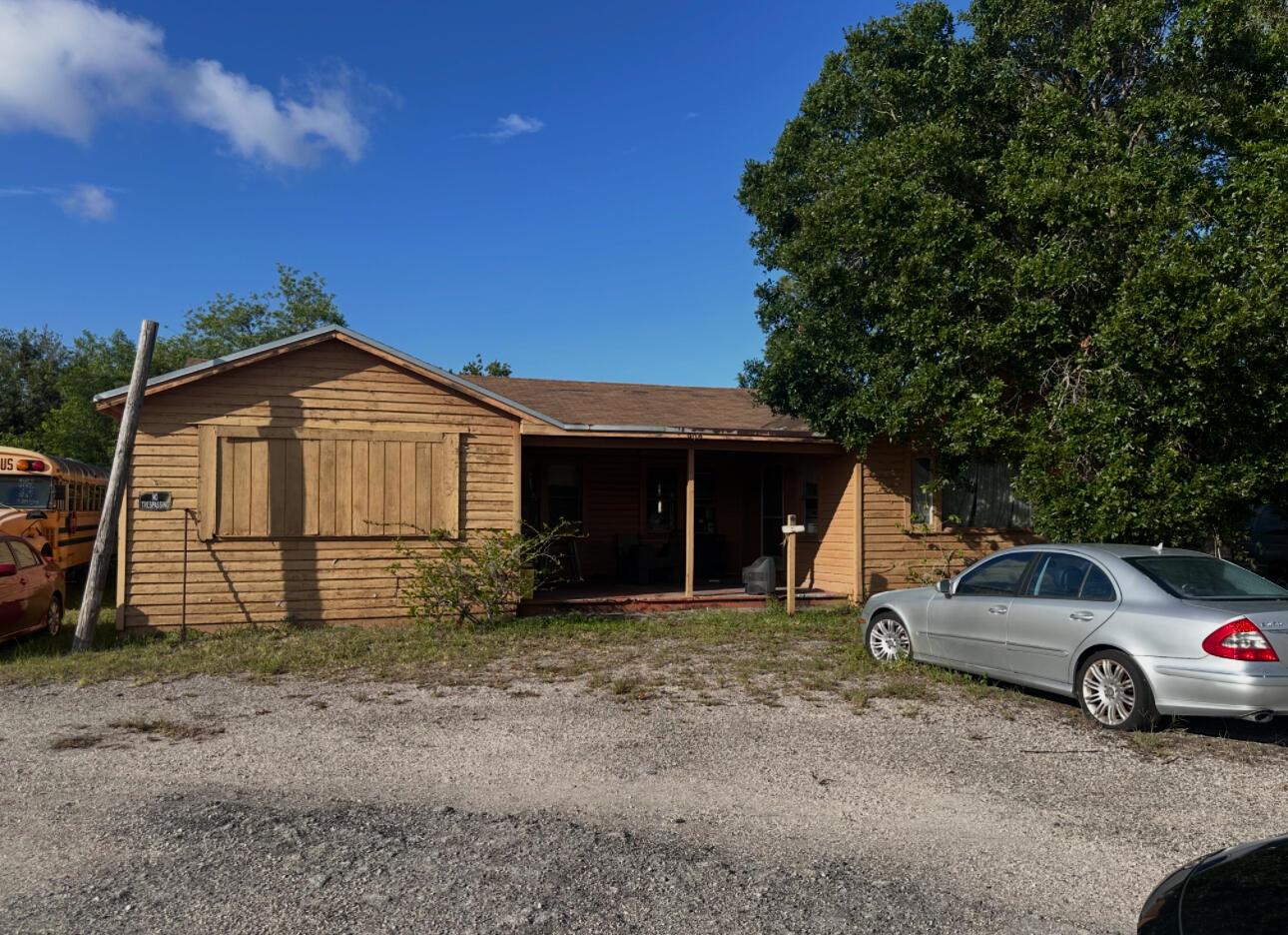 This industrial/mixed use property is in the perfect location on Angle Road. Minutes from I-95 and Orange Ave. High traffic area which is a bonus for providing exposure. The City of Fort Pierce is growing, and you don't want to miss out on the opportunity to make this your own.902 Angle Road is for sale also.