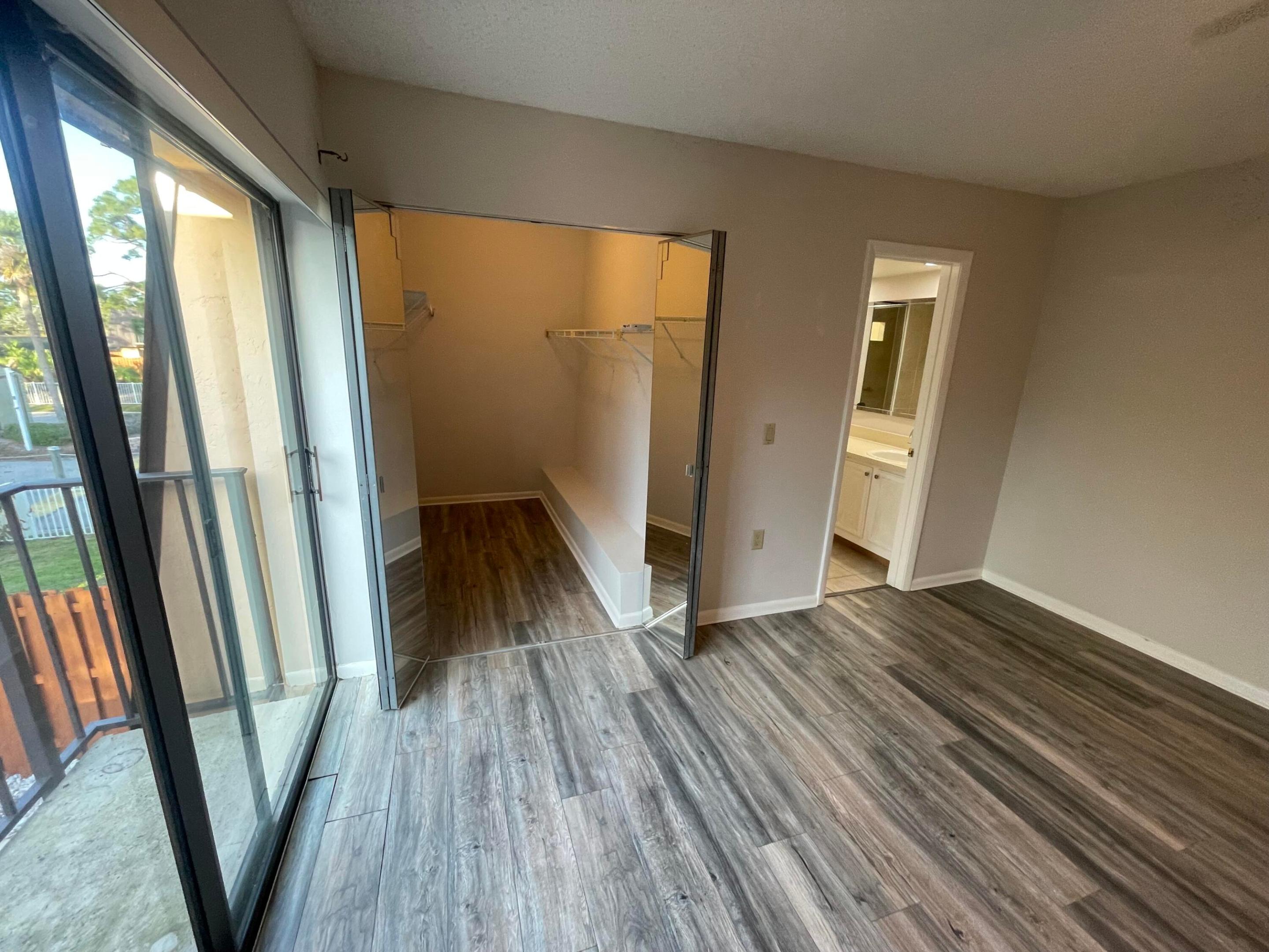 EMERALD LAKES - Residential Lease