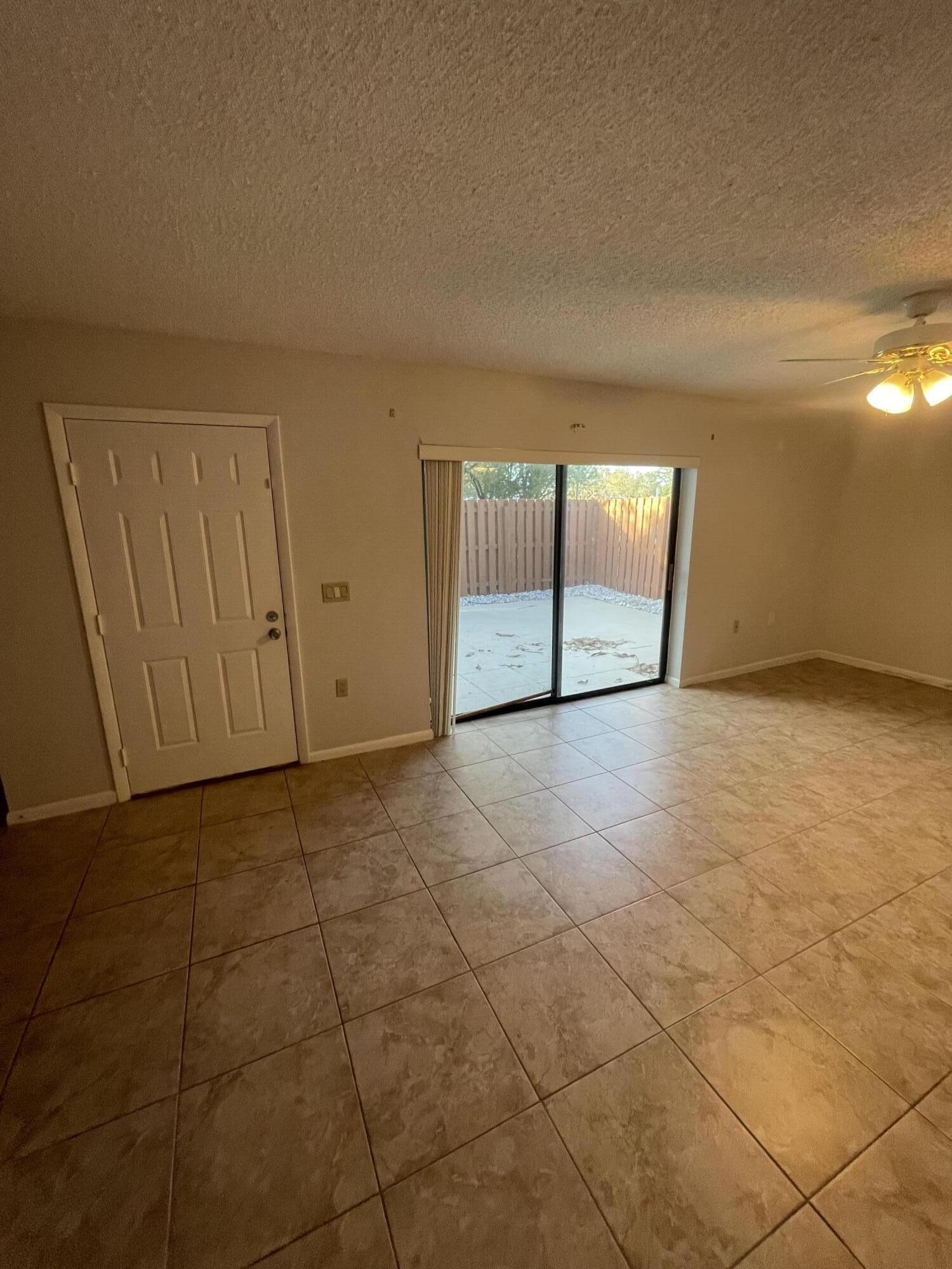 EMERALD LAKES - Residential Lease