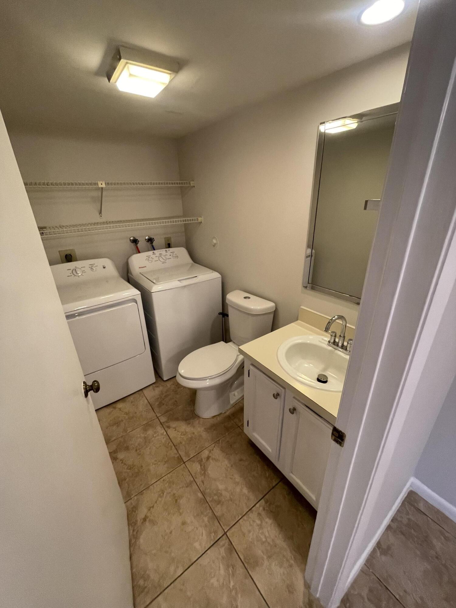 EMERALD LAKES - Residential Lease