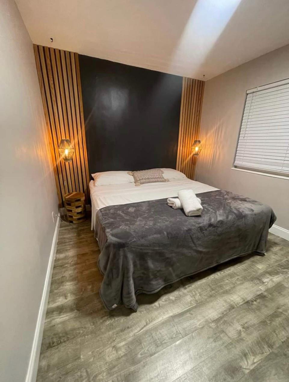 LAUDERDALE - Residential Lease