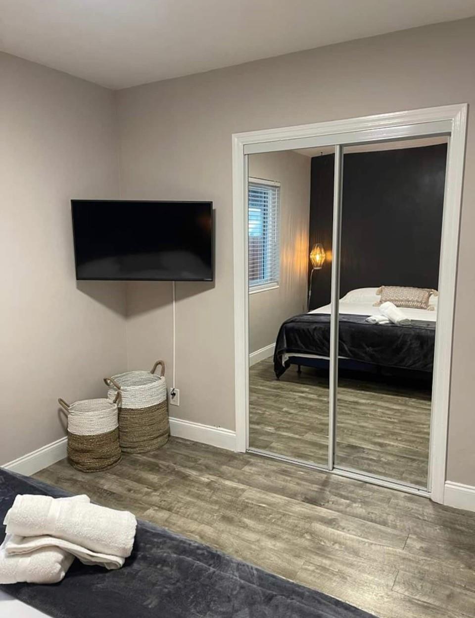 LAUDERDALE - Residential Lease