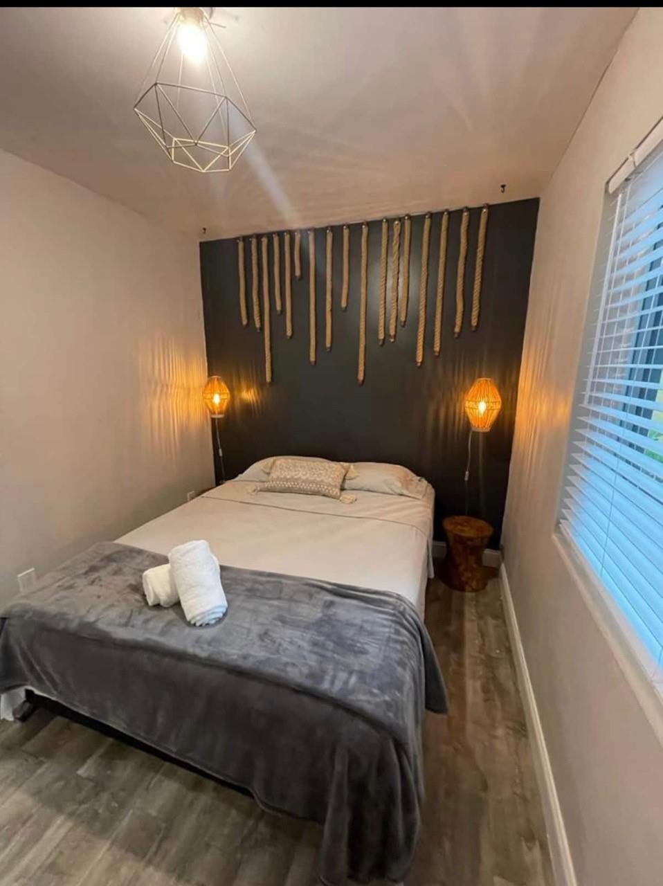 LAUDERDALE - Residential Lease