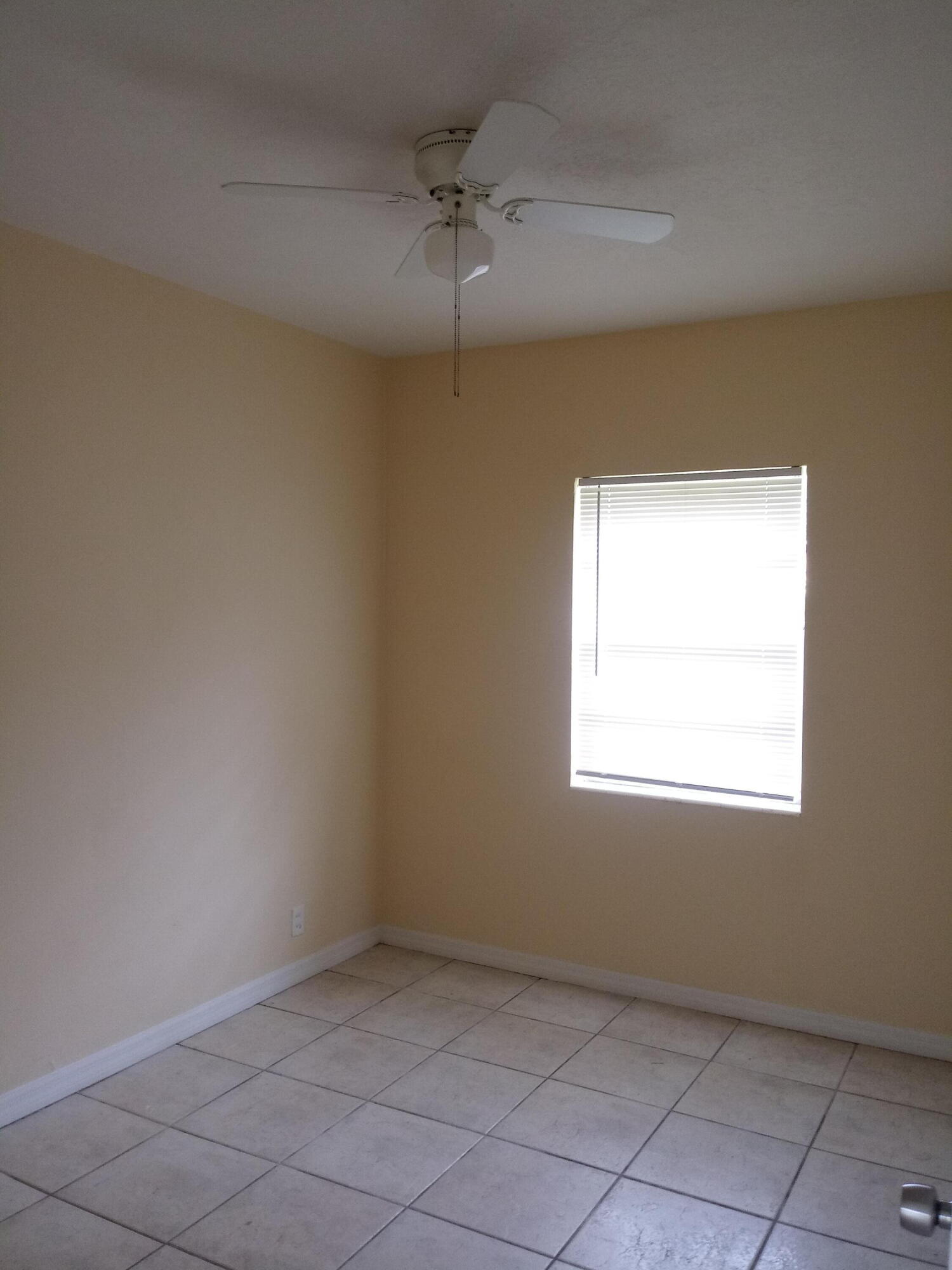 LINCOLN PARK REPLAT - Residential Lease