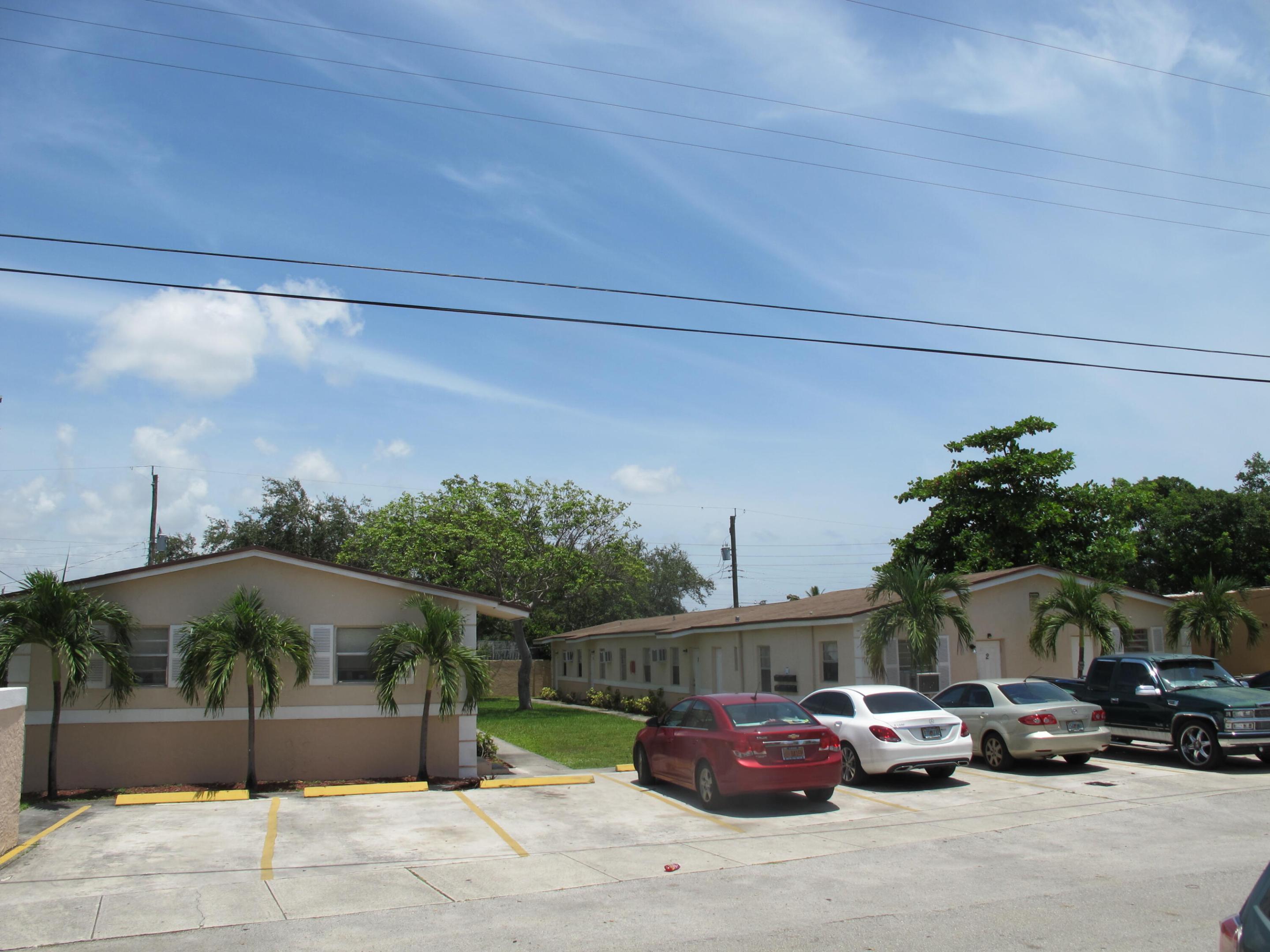 LINCOLN PARK REPLAT - Residential Lease