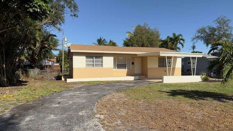 6817 SW 10th Street Pembroke Pines FL 33023