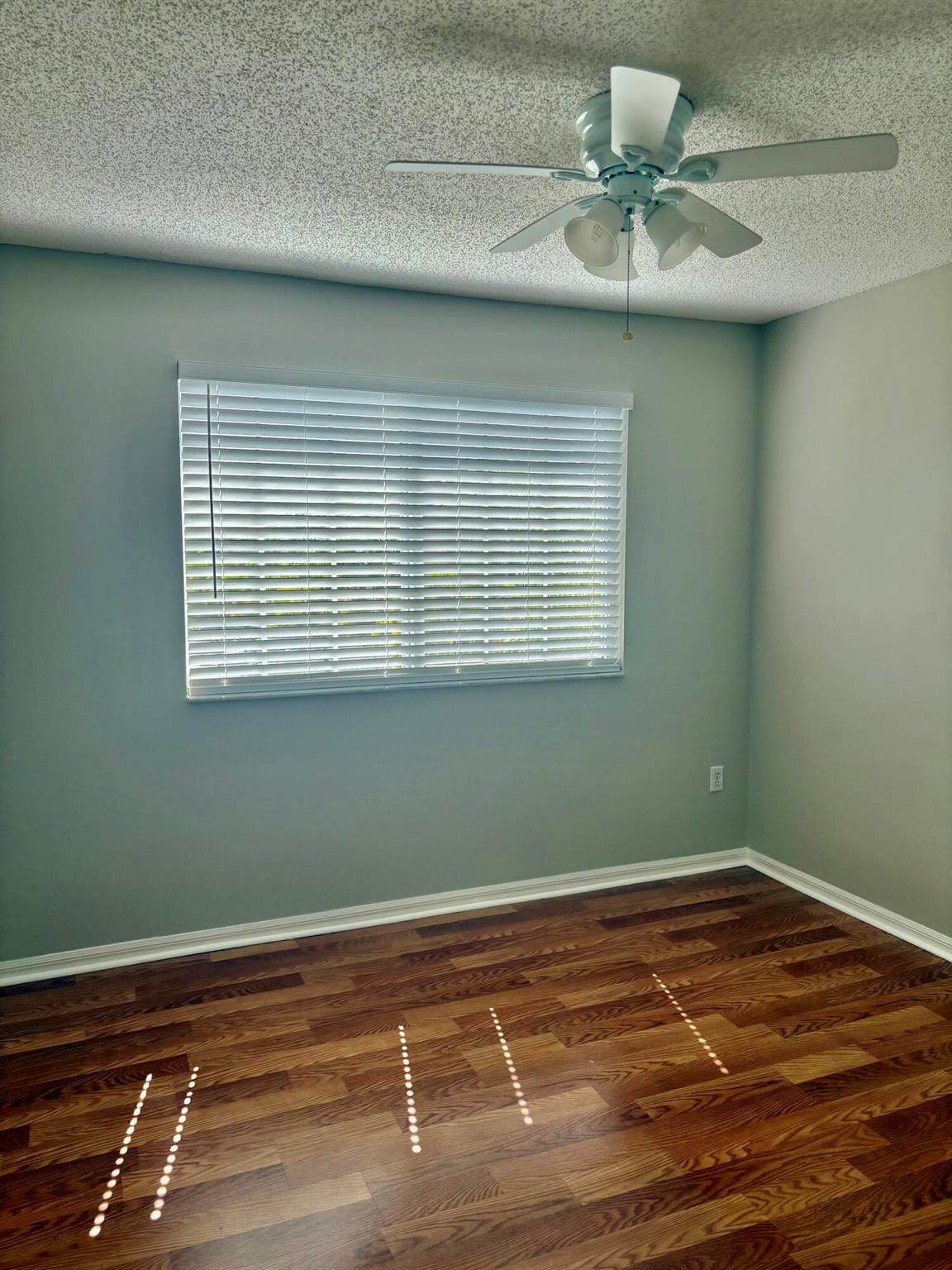 GRAND VIEW AT CRESTWOOD C - Residential Lease