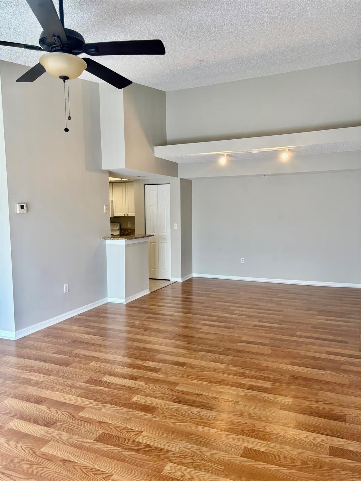 GRAND VIEW AT CRESTWOOD C - Residential Lease