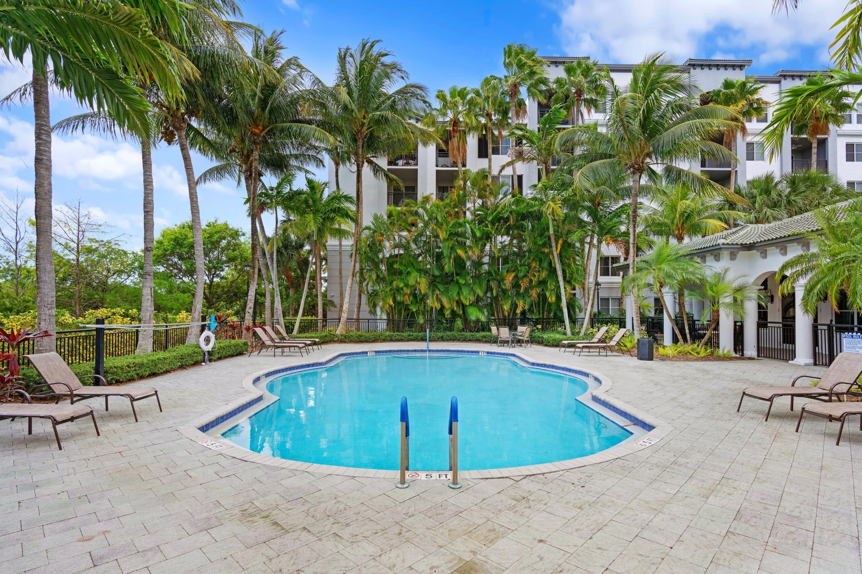 VIZCAYA LAKES CONDO - Residential