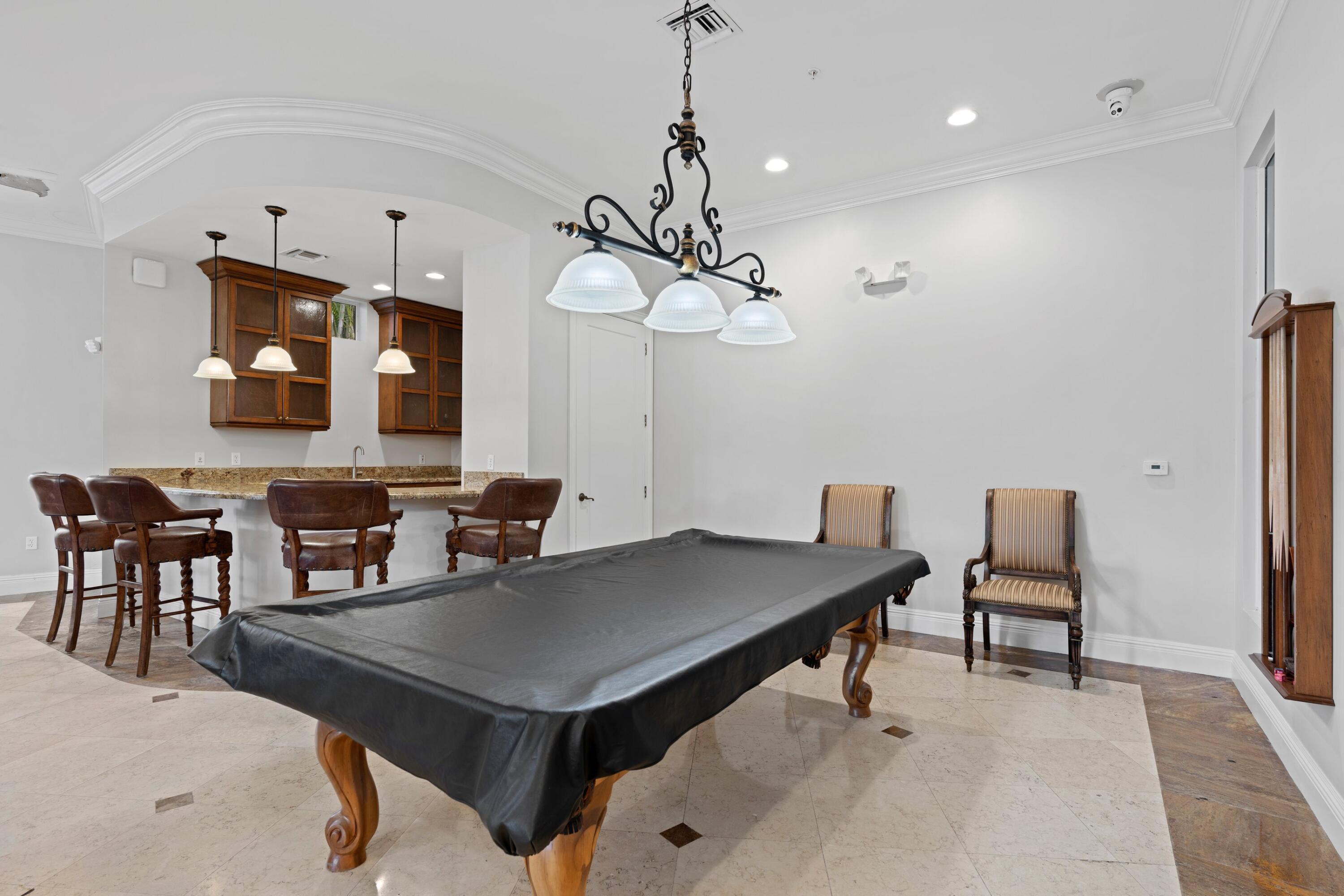VIZCAYA LAKES CONDO - Residential