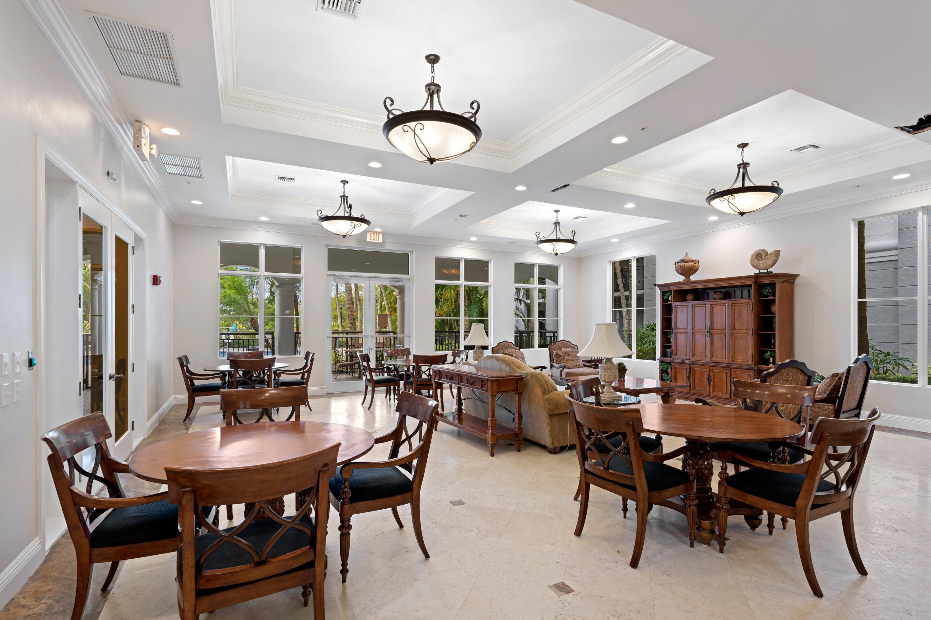 VIZCAYA LAKES CONDO - Residential