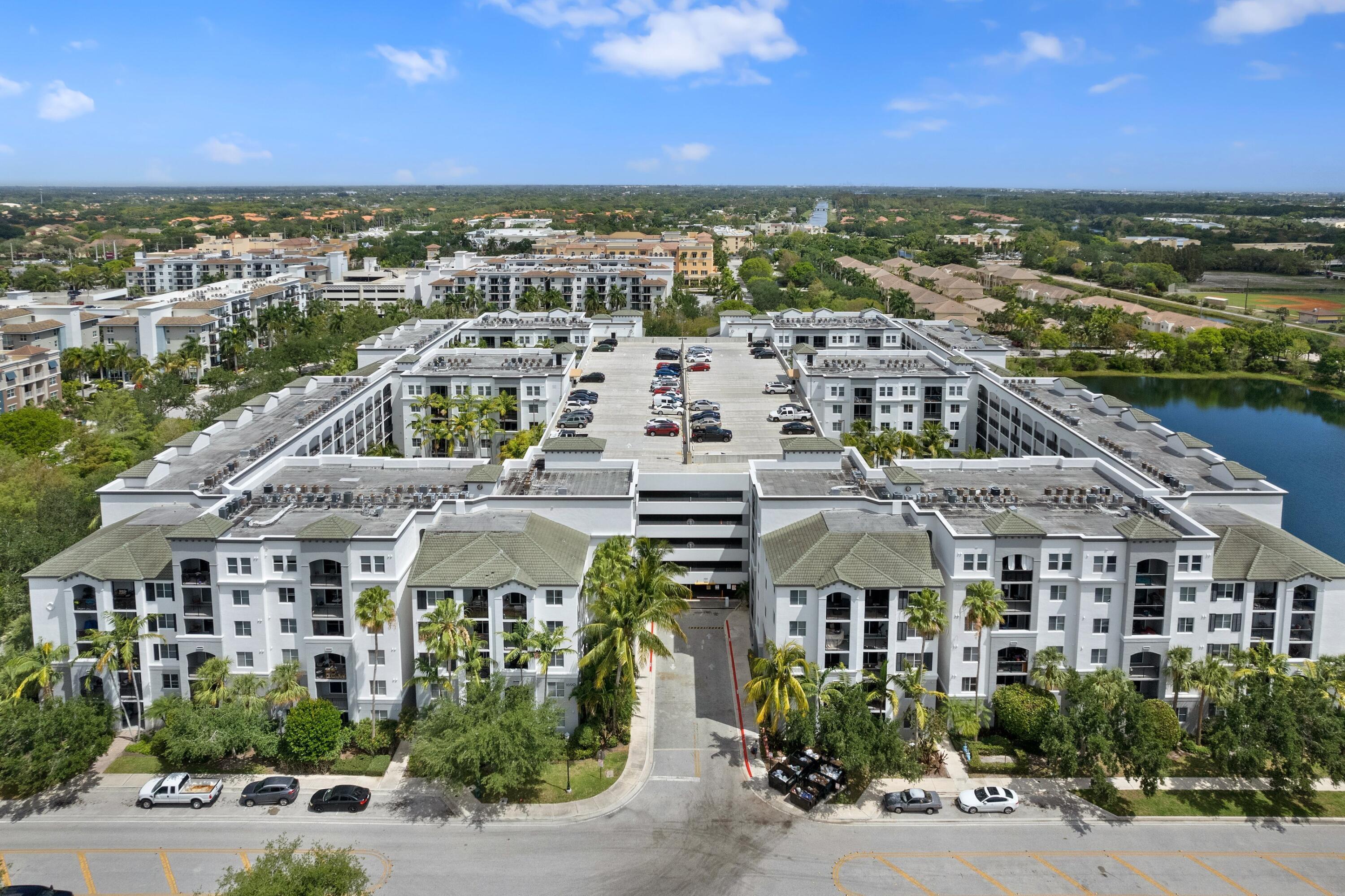 VIZCAYA LAKES CONDO - Residential