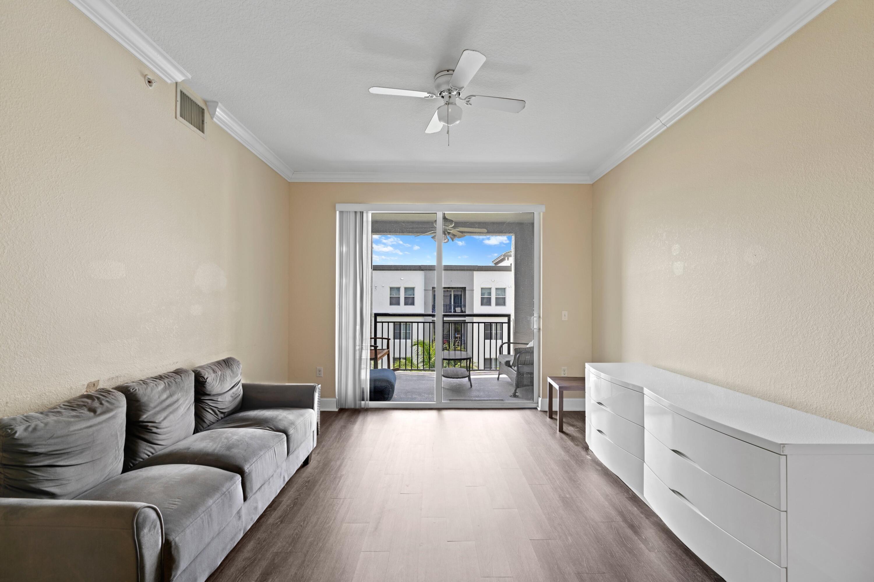 VIZCAYA LAKES CONDO - Residential