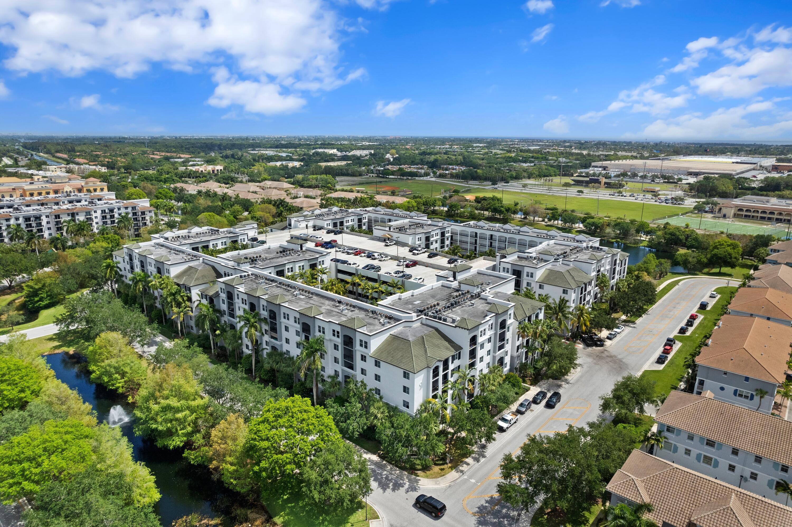 VIZCAYA LAKES CONDO - Residential