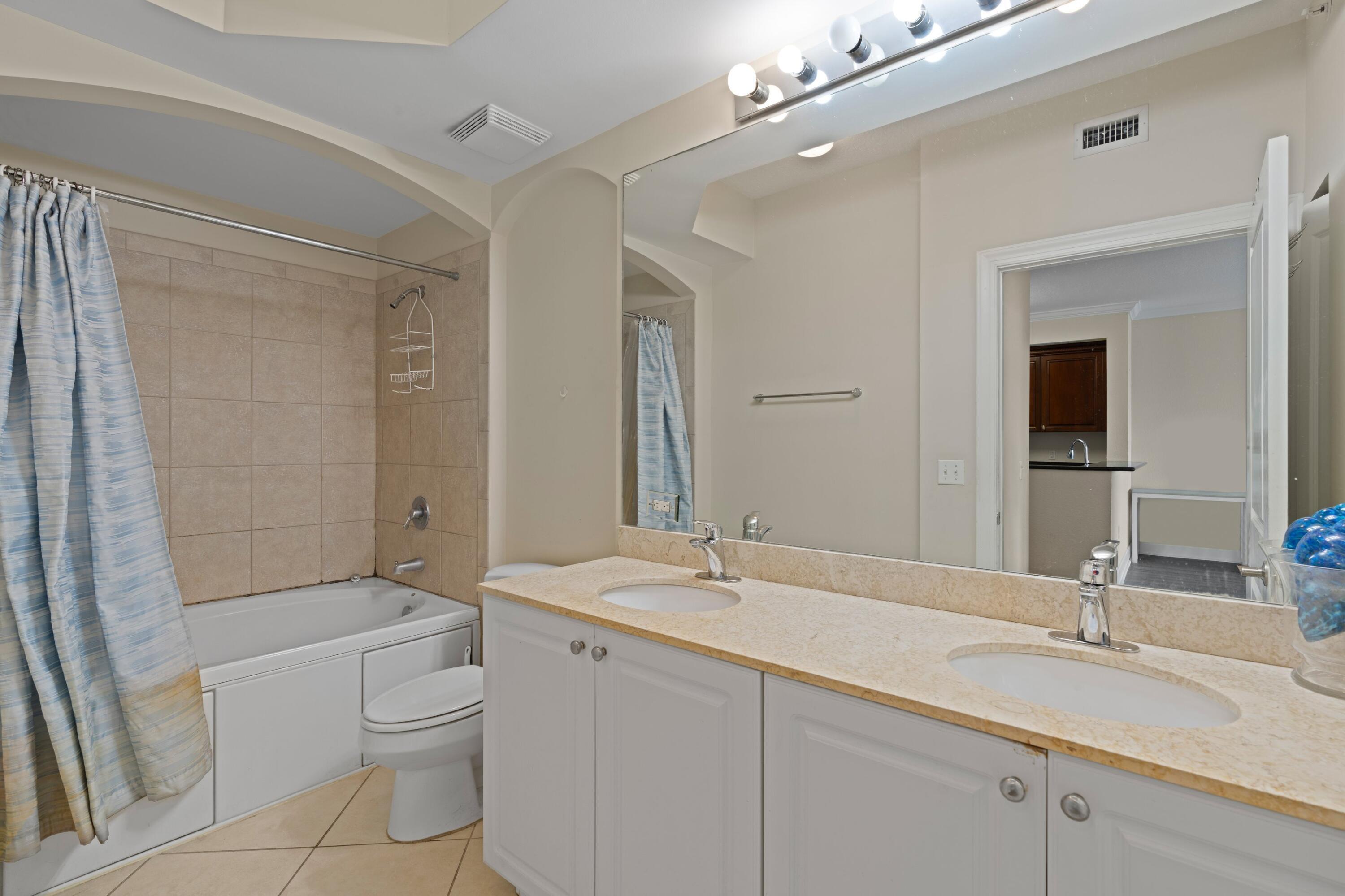 VIZCAYA LAKES CONDO - Residential