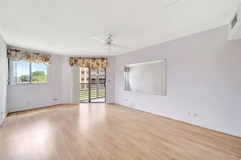 Condominium in Lauderhill FL 7200 Radice Ct Ct 31.jpg