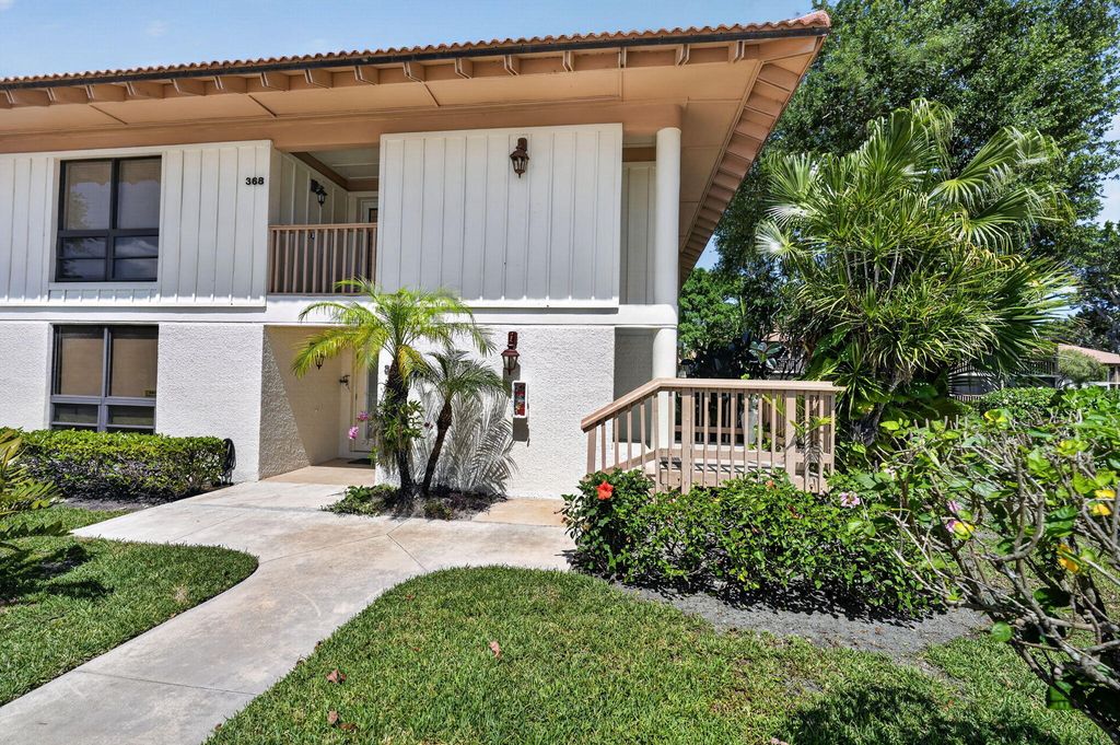 Photo of 368 Brackenwood Circle, Palm Beach Gardens, FL 33418 (MLS # B26023187)