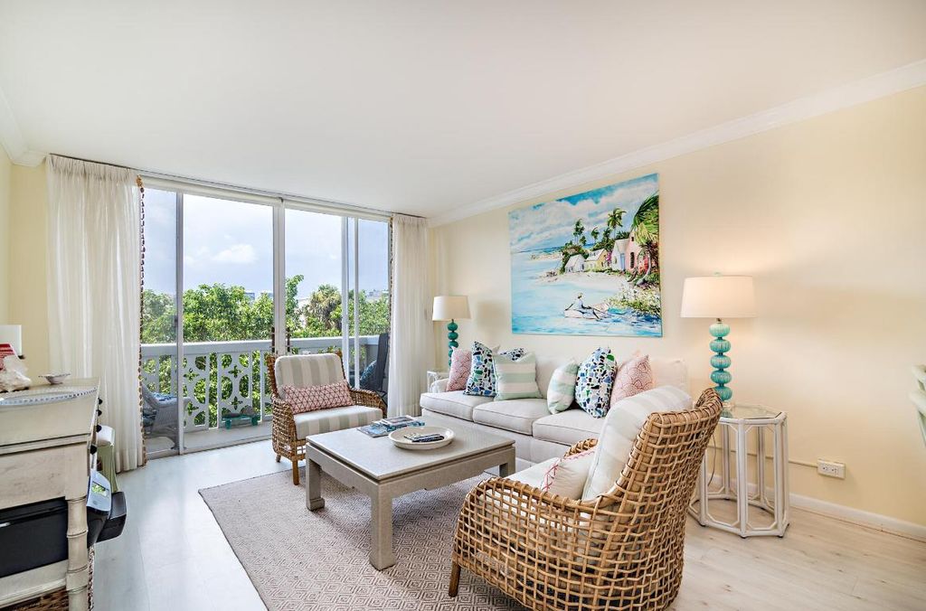 Photo of 227 Brazilian Avenue #3i, Palm Beach, FL 33480 (MLS # R11026452)