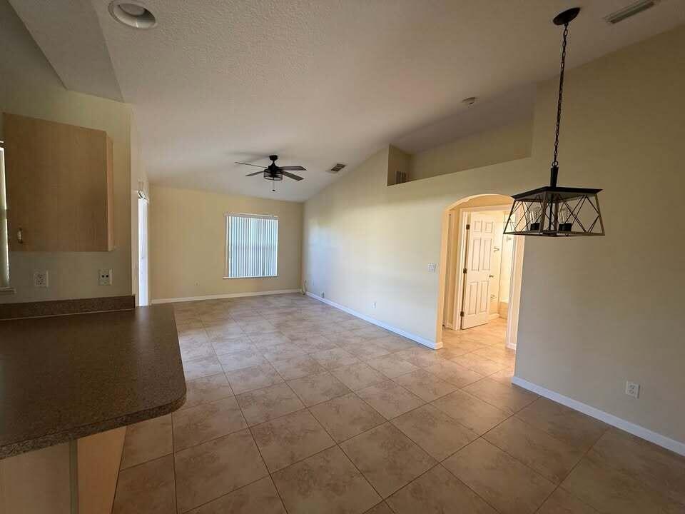 PORT ST LUCIE SECTION 35 - Residential Lease