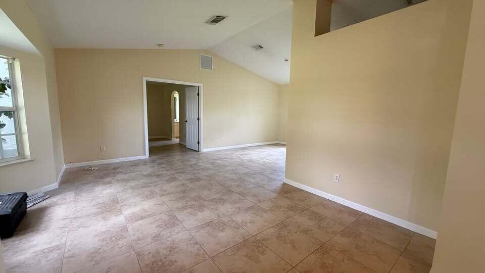 PORT ST LUCIE SECTION 35 - Residential Lease