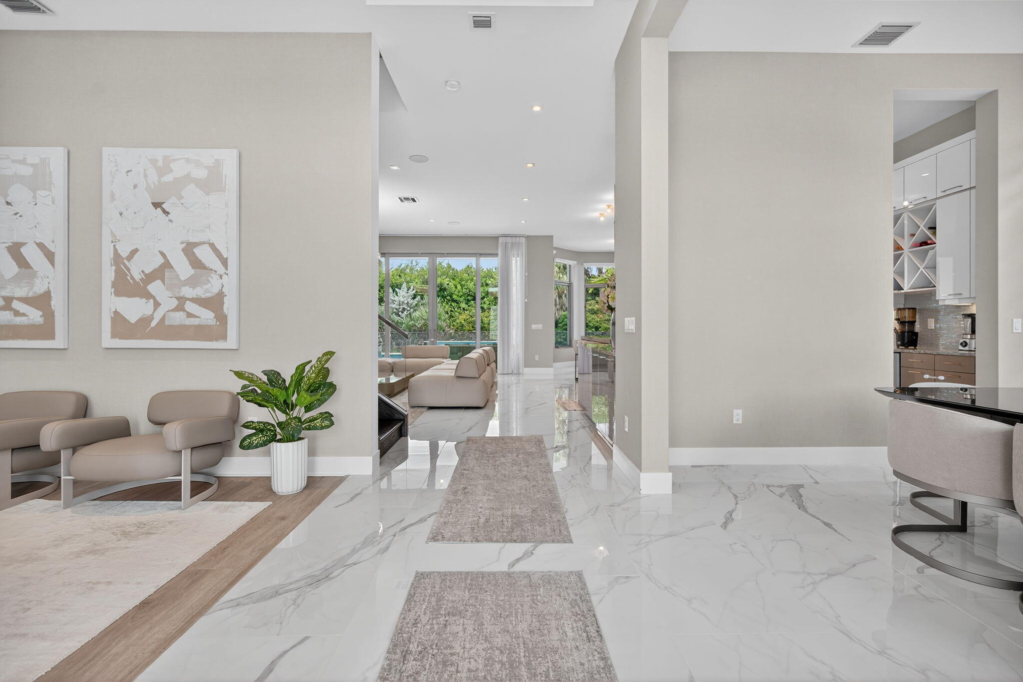 ALTON NEIGHBORHOOD - Residential Lease