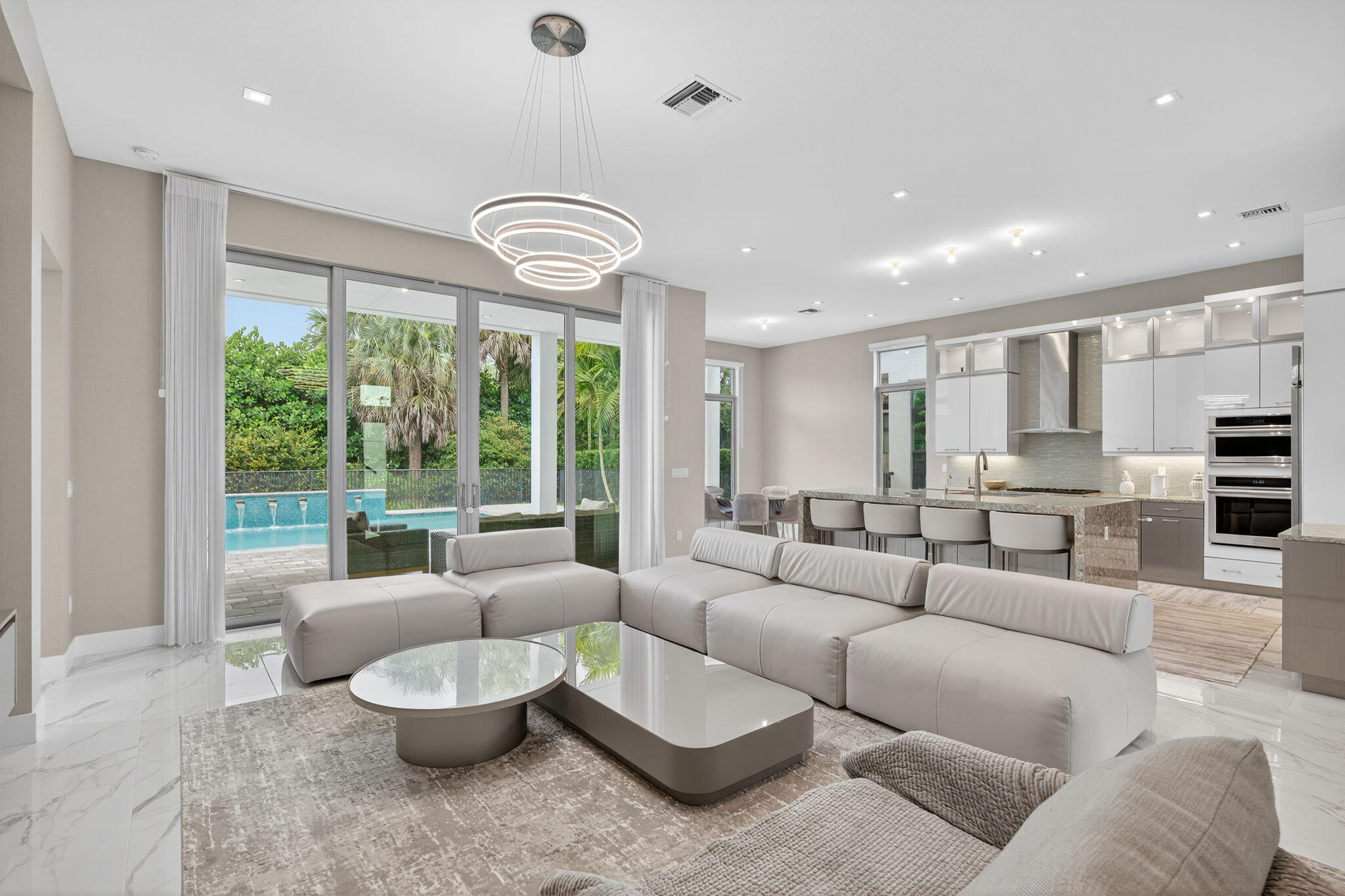 ALTON NEIGHBORHOOD - Residential Lease