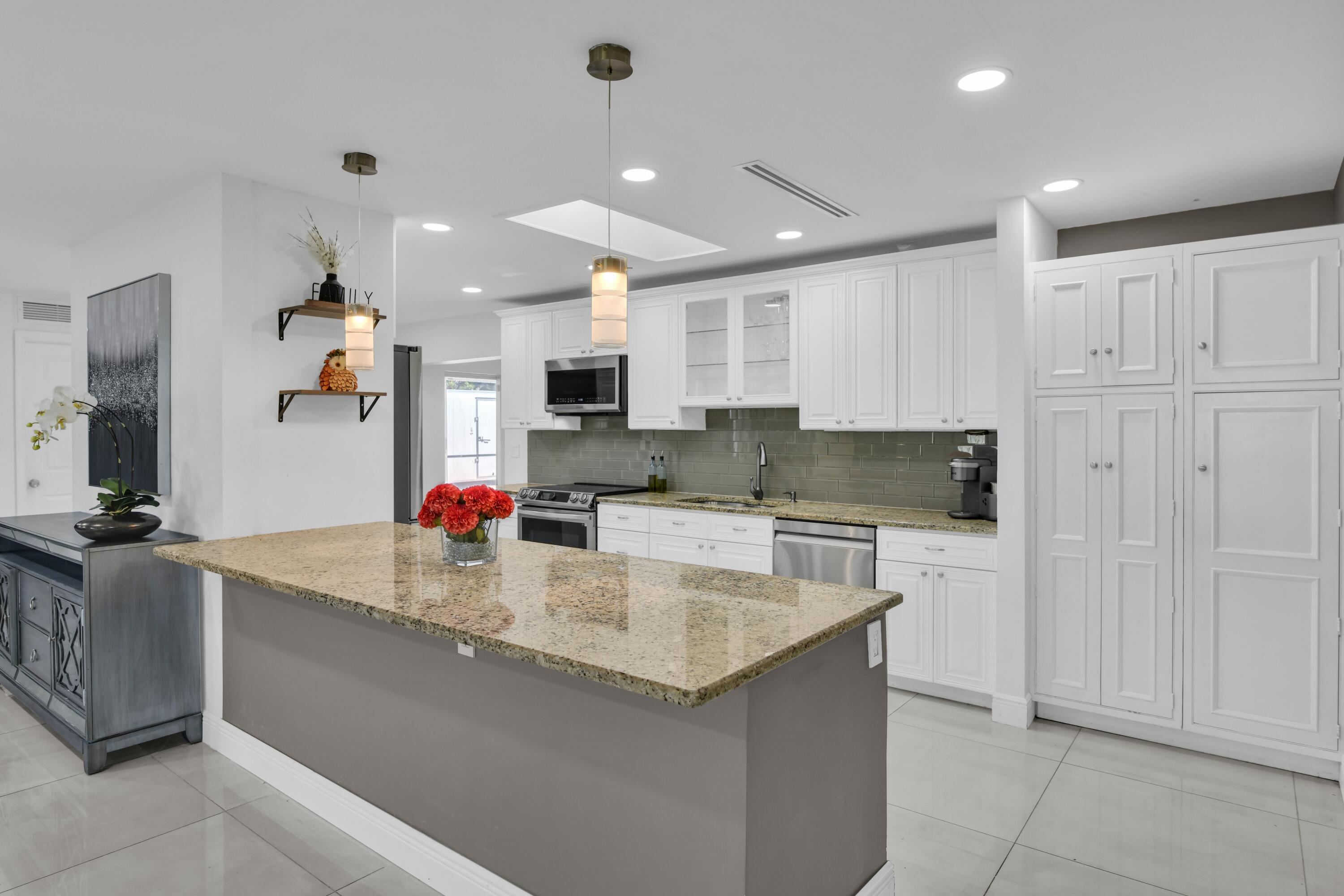 LAKEWOOD GARDENS PL 3 - Residential