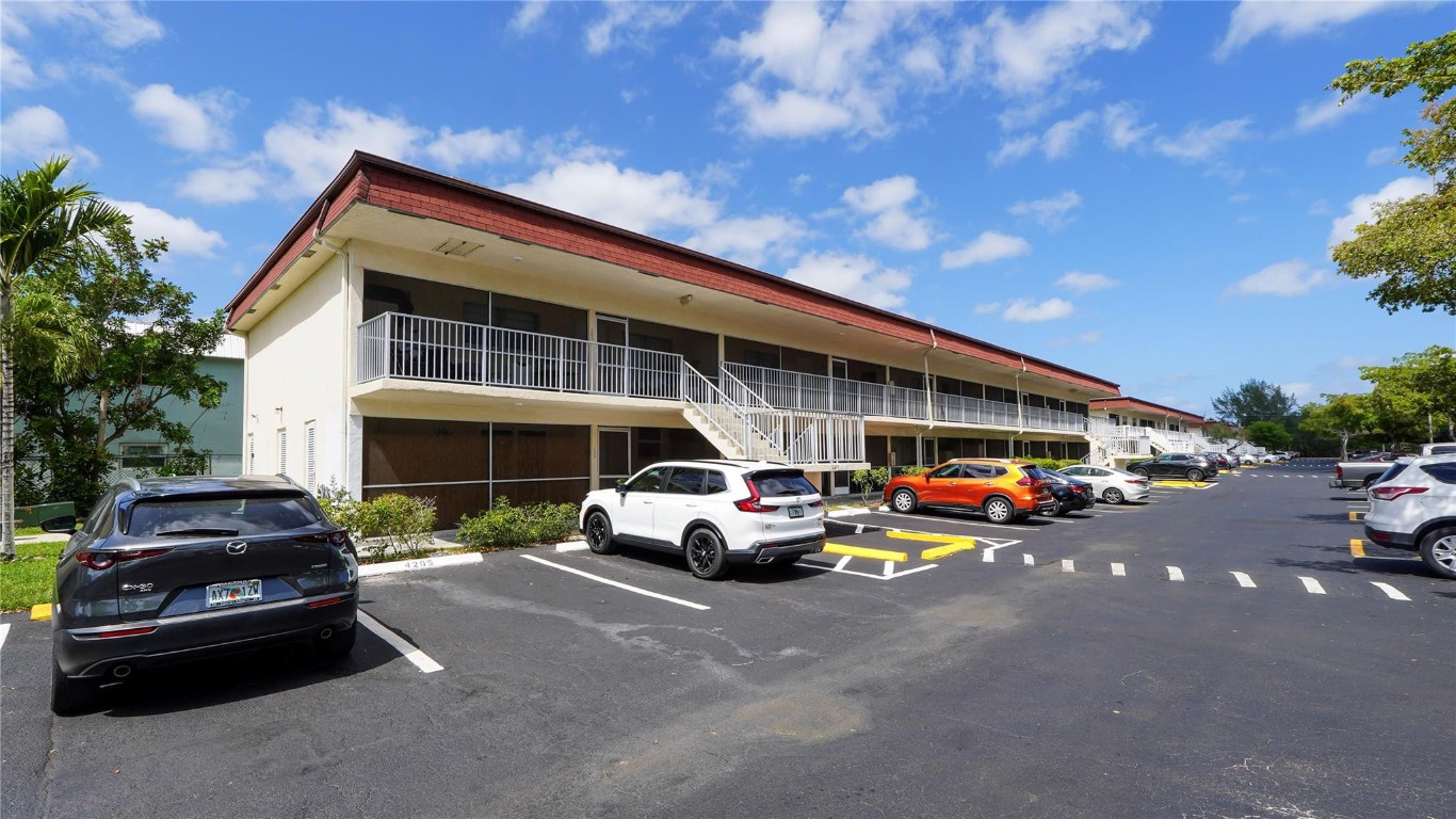 5377 SW 40th Avenue 105