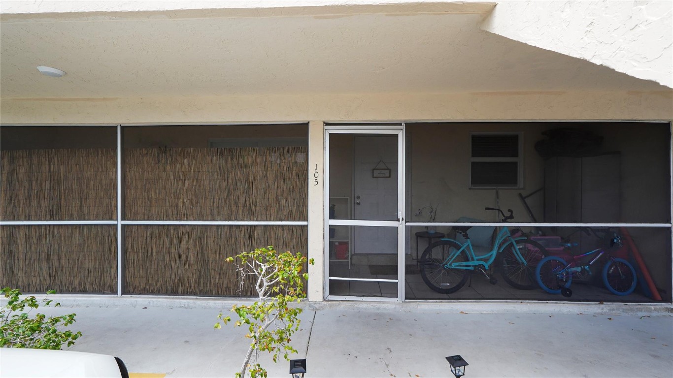 5377 SW 40th Avenue 105