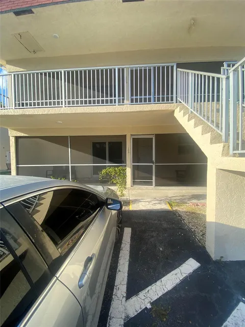 5377 SW 40th Ave Unit 105, Fort Lauderdale, FL MLS: F10498921