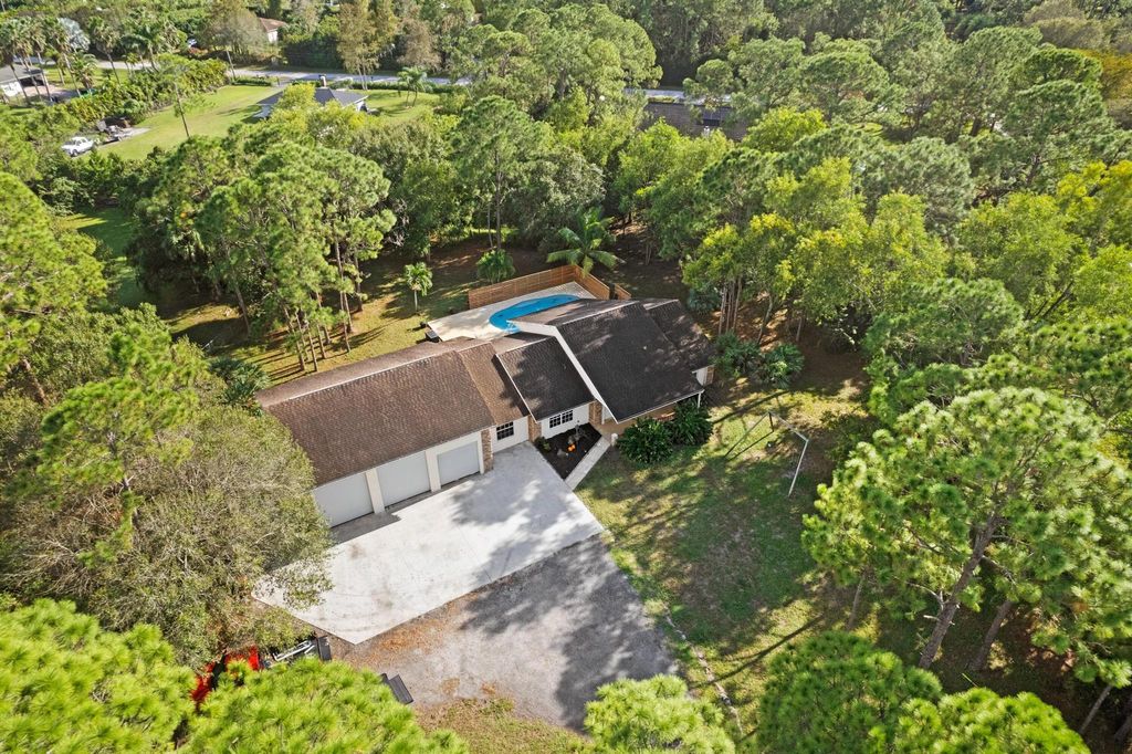 Photo of 17966 62nd Road N, Loxahatchee, FL 33470 (MLS # R10938149)