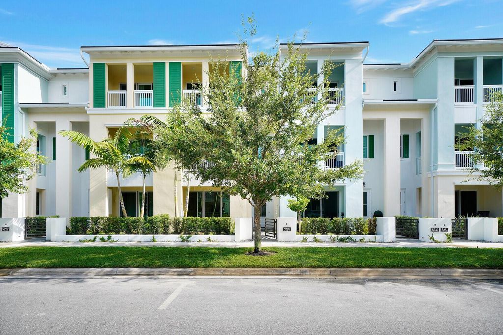 Photo of 5226 Beckman Terrace, Palm Beach Gardens, FL 33418 (MLS # R10907286)