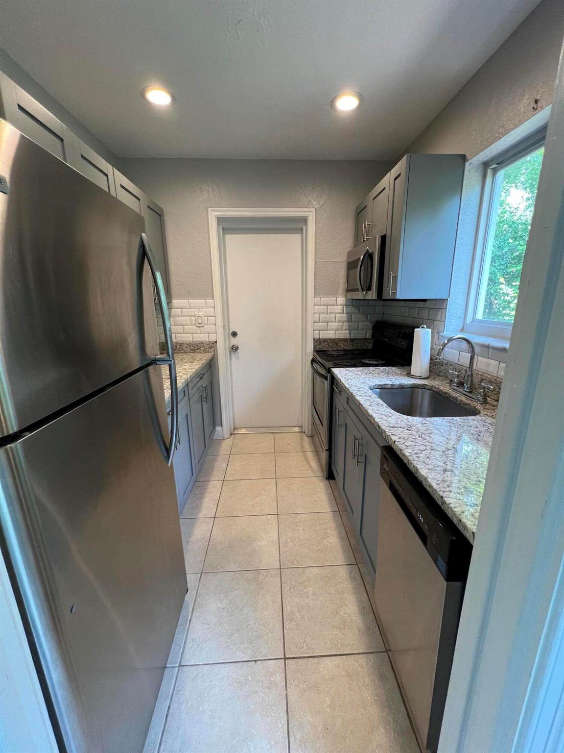 PALM BEACH SHORES - Residential Lease