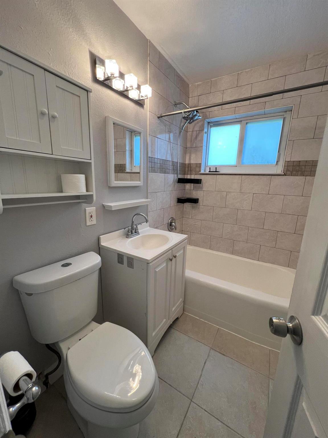 PALM BEACH SHORES - Residential Lease