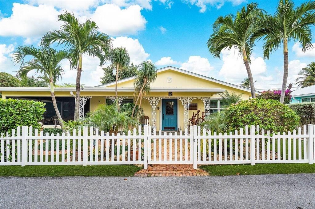 Photo of 35 Oceanview Drive, Ocean Ridge, FL 33435 (MLS # R10861101)