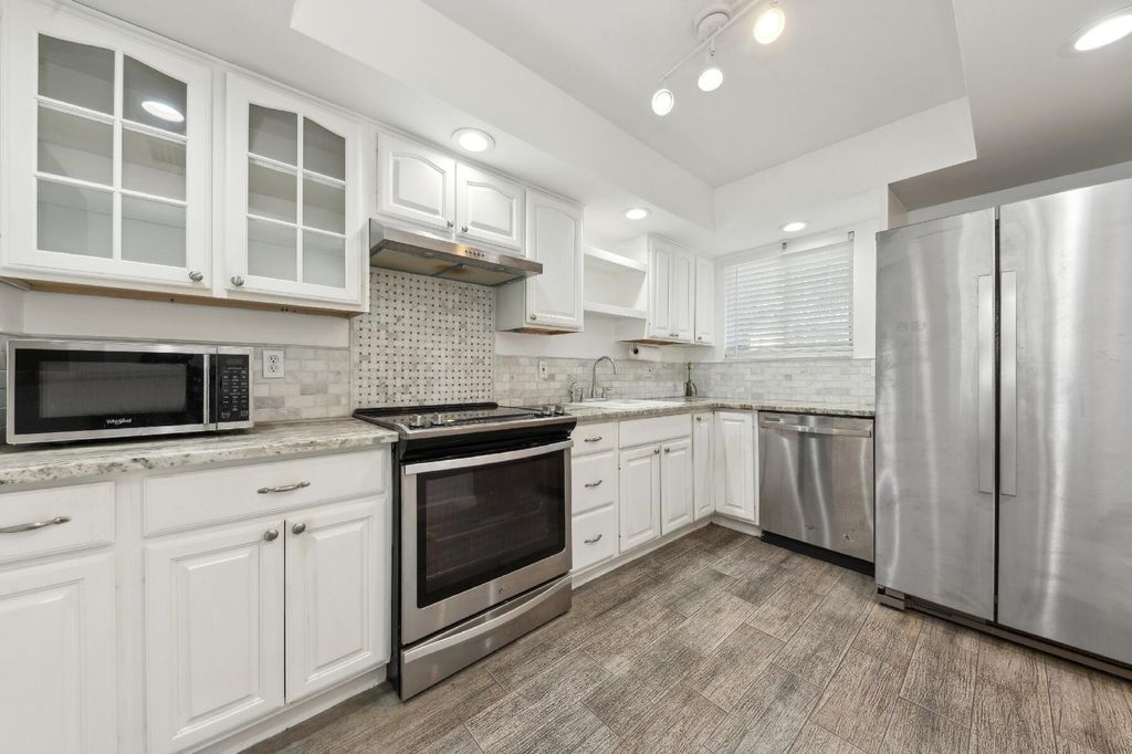 Photo of 3186 Via Poinciana #115, Lake Worth, FL 33467 (MLS # R11145722)