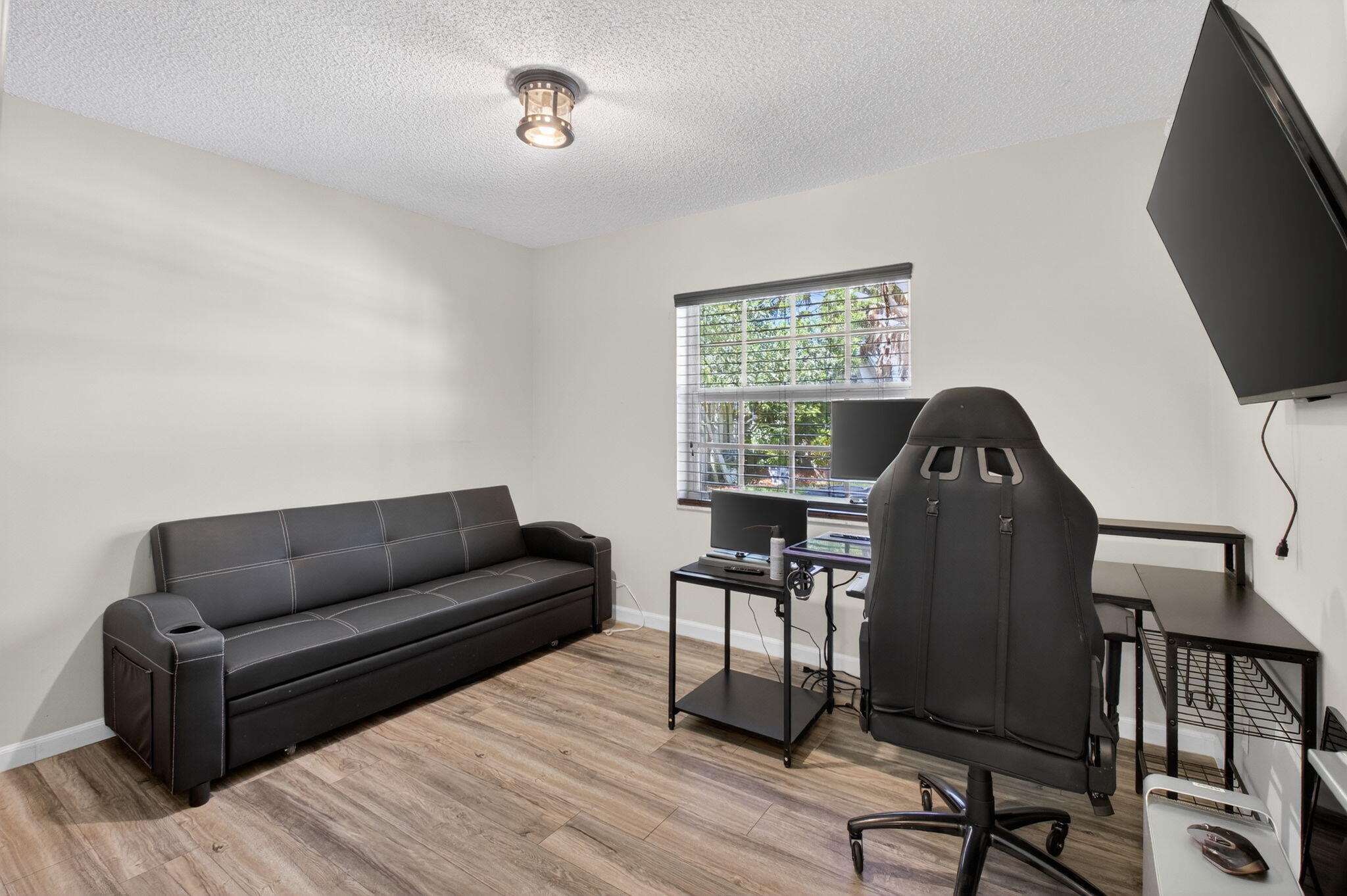 SOUTHWIND LAKES - Residential