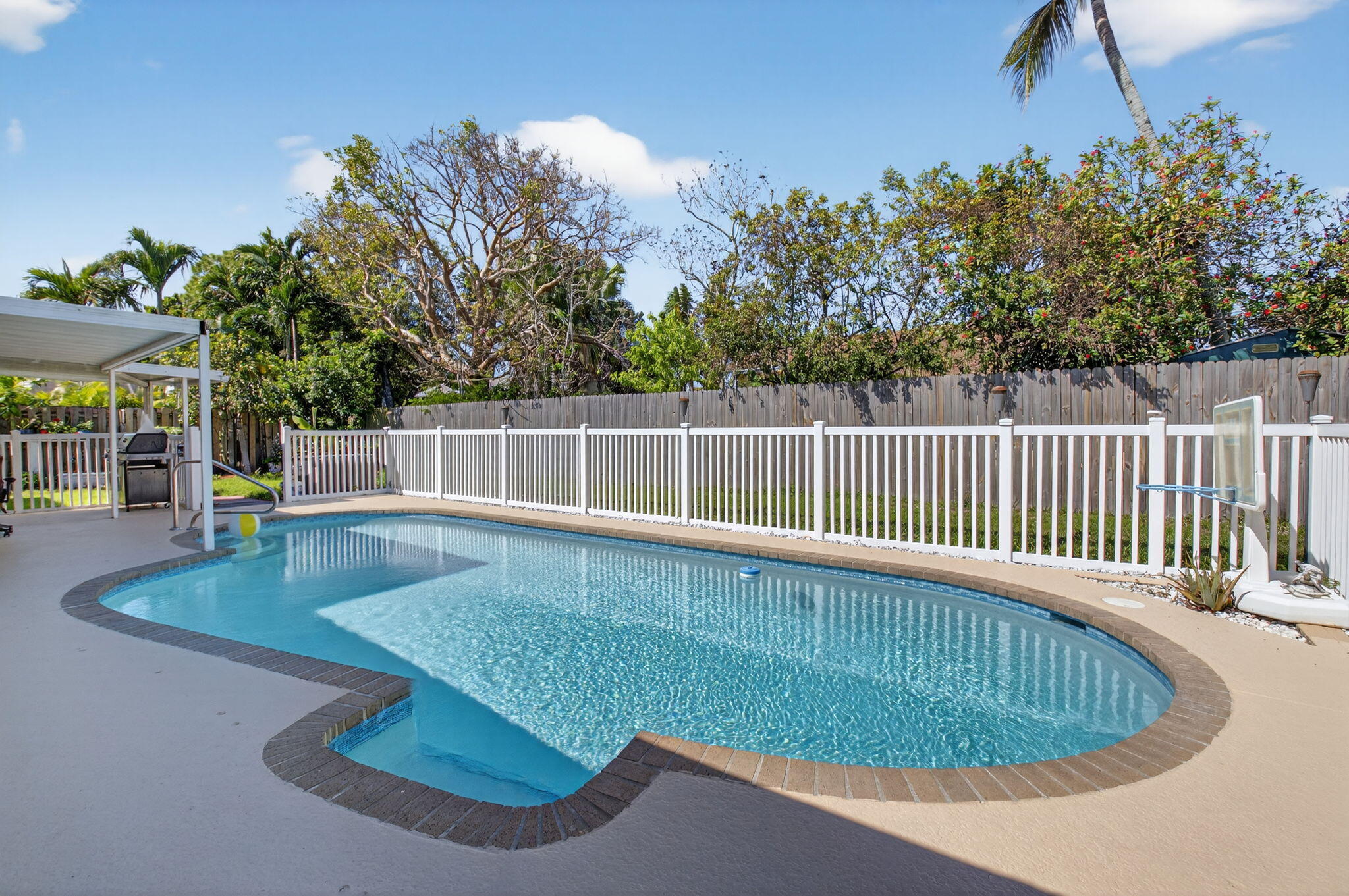 SOUTHWIND LAKES - Residential