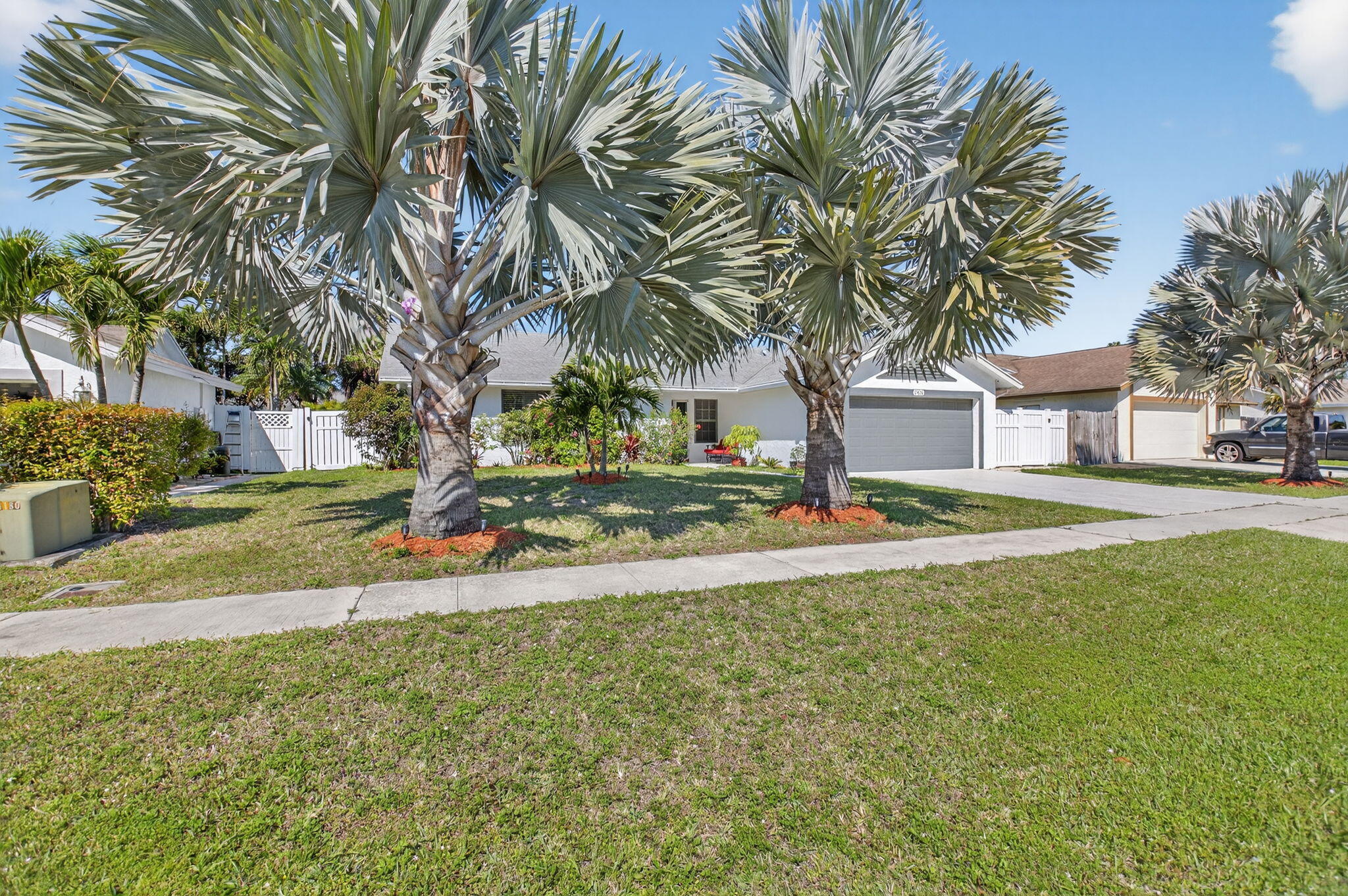 SOUTHWIND LAKES - Residential