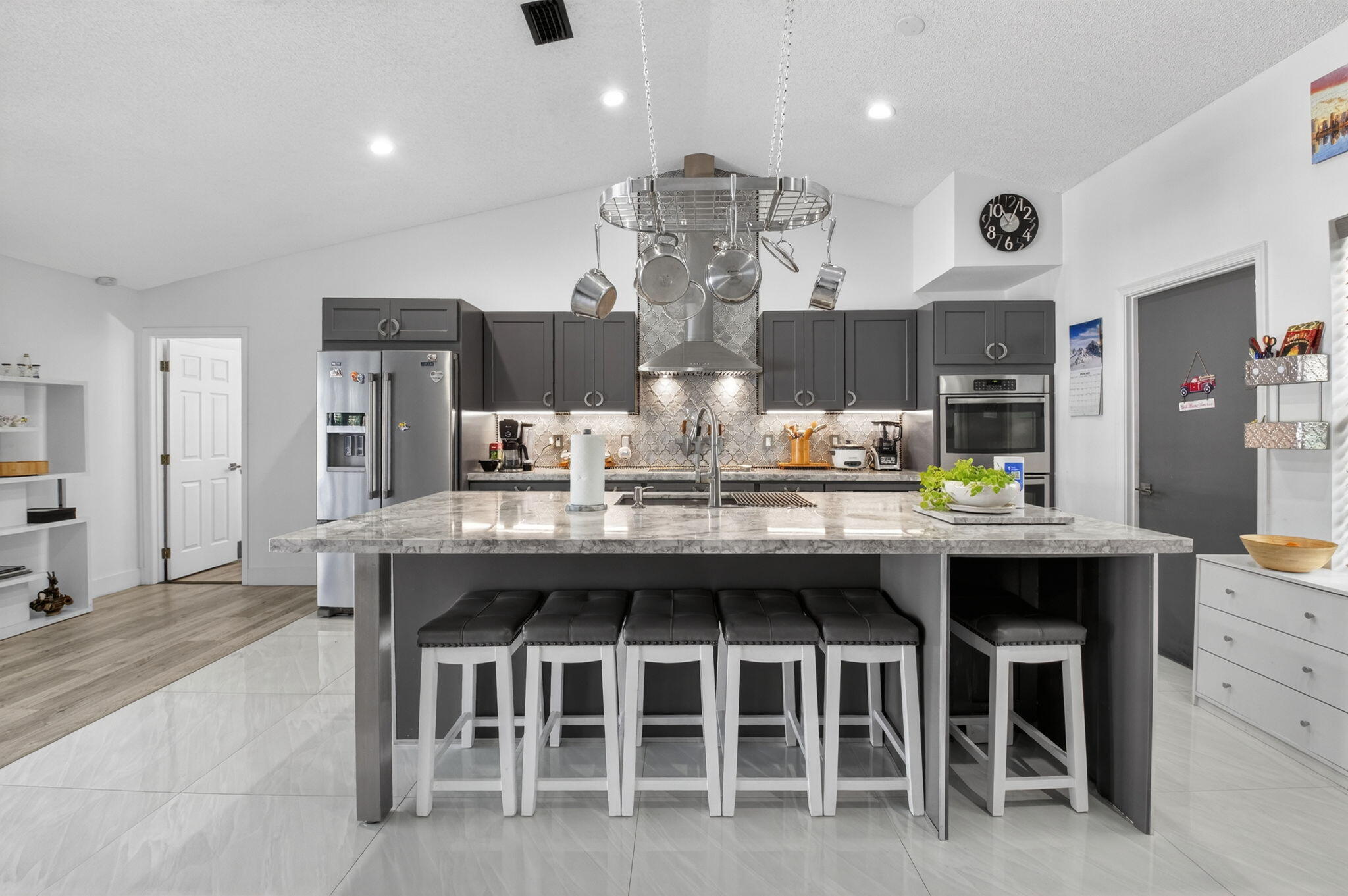 SOUTHWIND LAKES - Residential