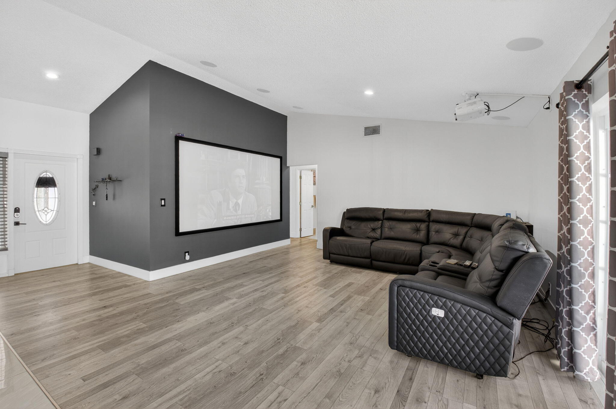 SOUTHWIND LAKES - Residential