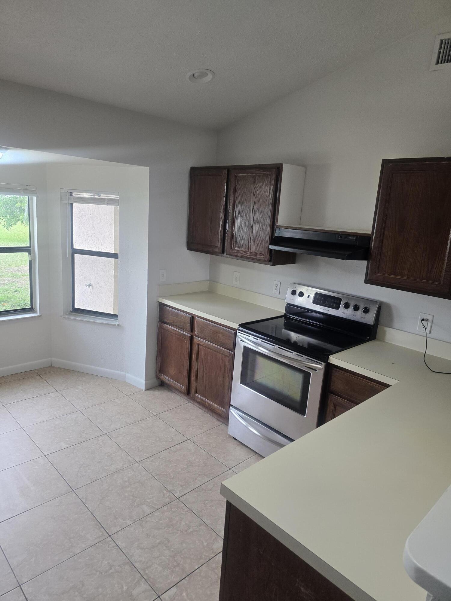PORT ST LUCIE SEC 17 - Residential Lease