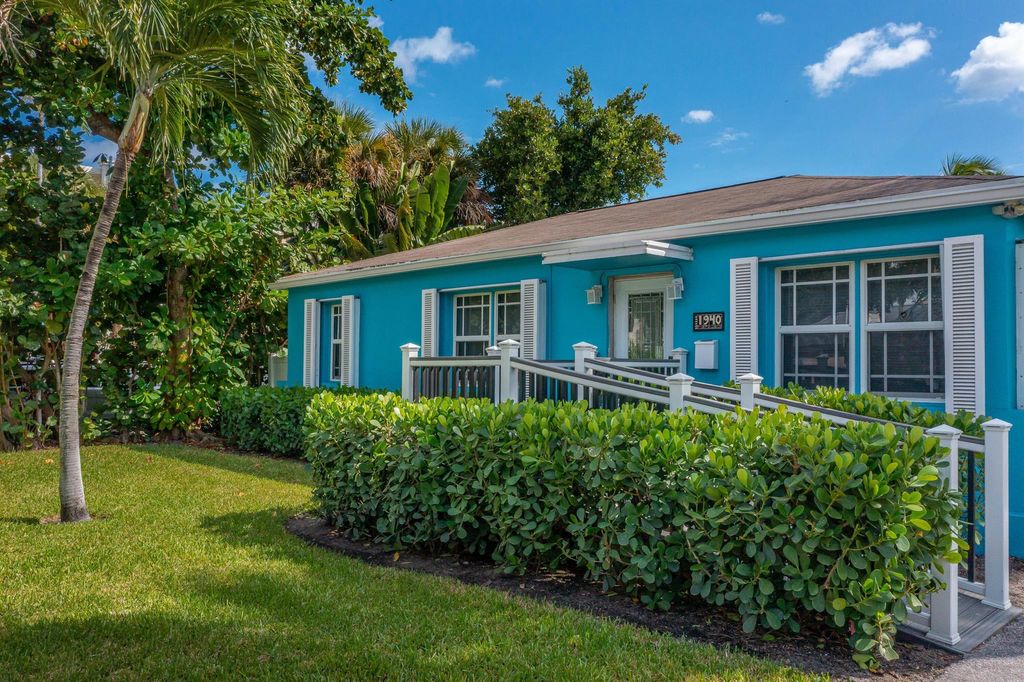 Photo of 1940 NE 2nd Street, Deerfield Beach, FL 33441 (MLS # R11104435)