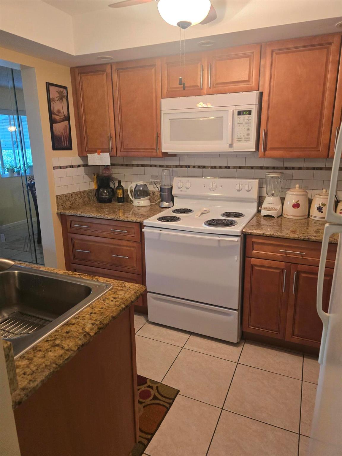 POINCIANA LAKES CONDO - Residential Lease