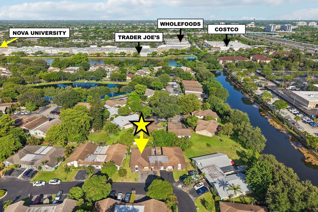 Photo of 2075 SW 72ND Avenue, Davie, FL 33317 (MLS # B26067939)