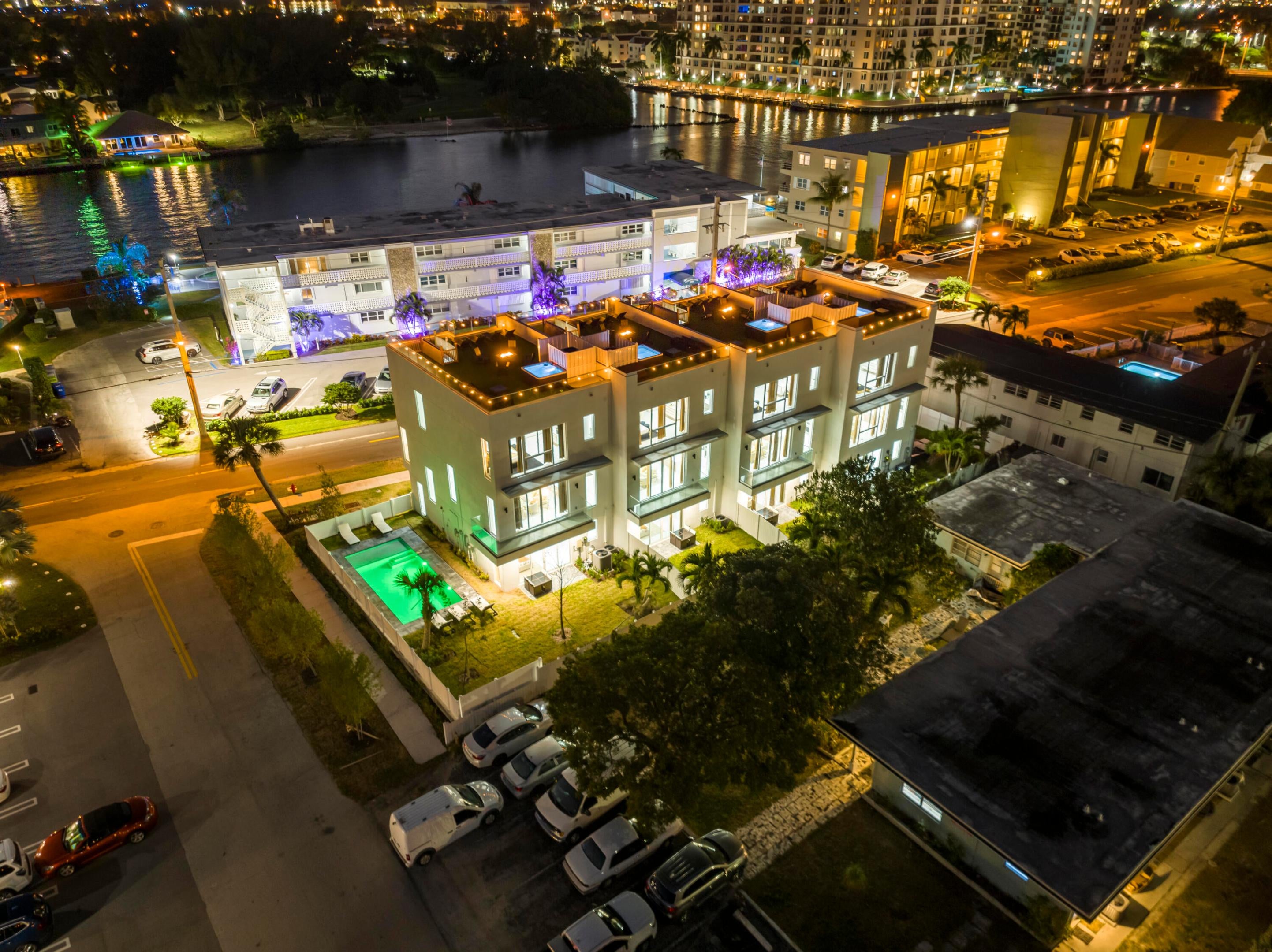 1006 N Riverside Drive