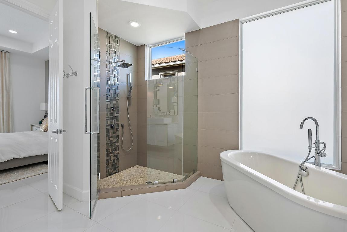 IBIS GOLF AND COUNTRY CLUB 9 - Residential Lease