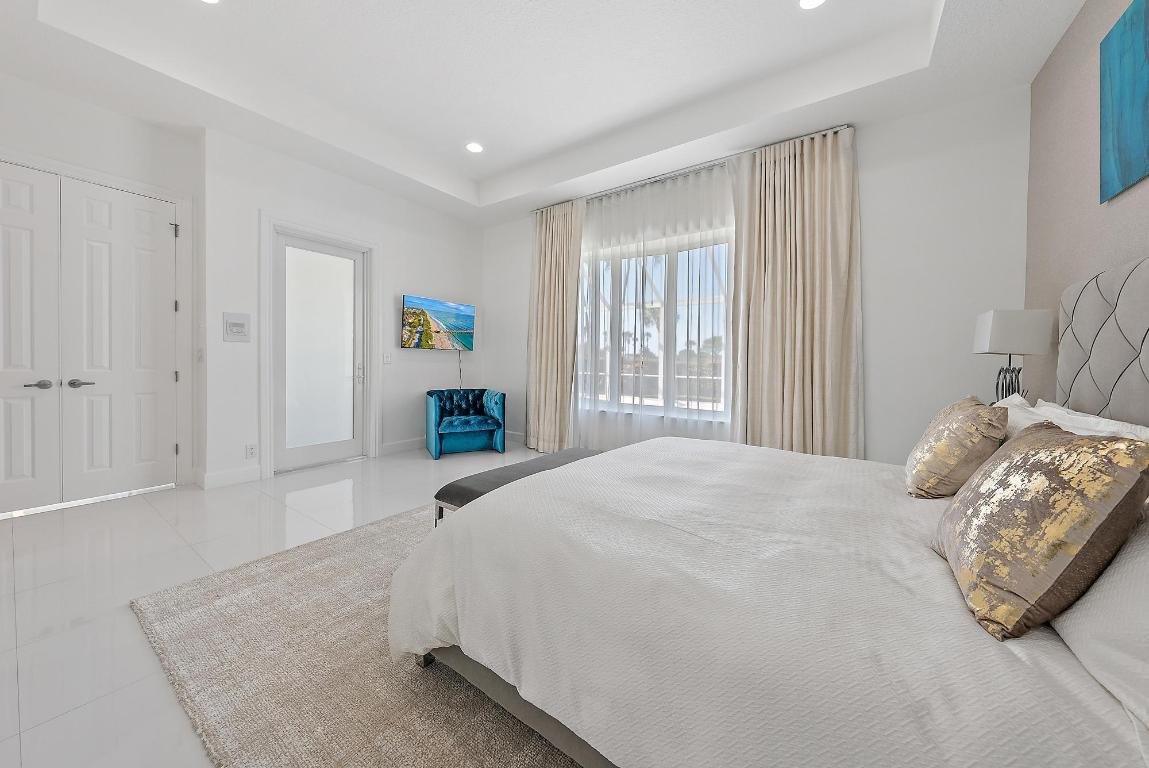 IBIS GOLF AND COUNTRY CLUB 9 - Residential Lease